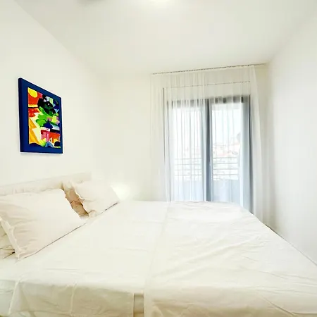 S'akvarel 1 - Private Garage *