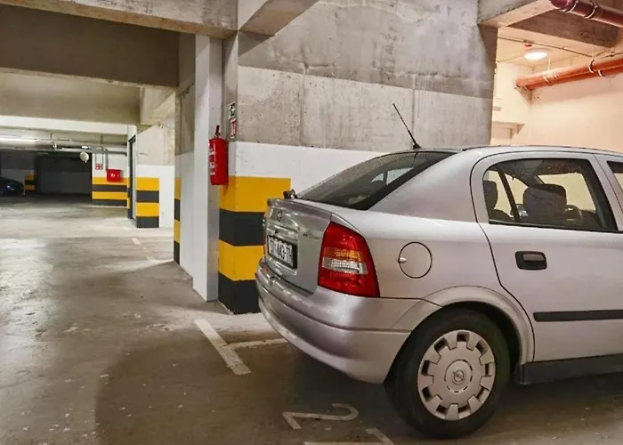 S'akvarel 1 - Private Garage