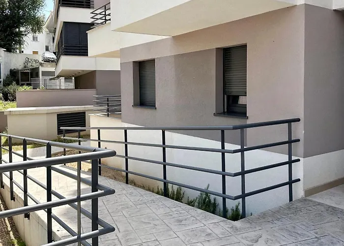 S'akvarel 1 - Private Garage