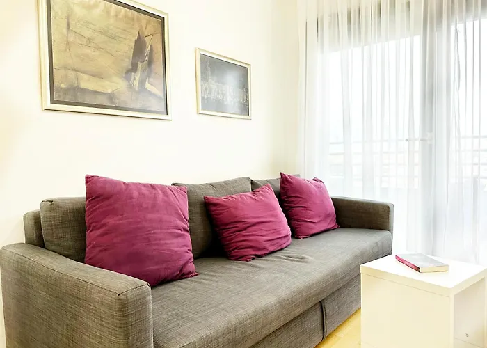 S'akvarel 1 - Private Garage