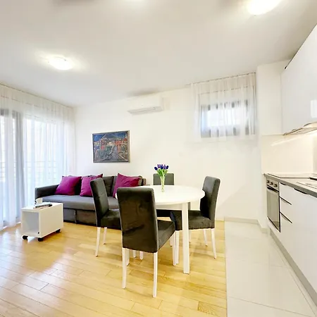 Apartment S'akvarel 1 & 5 - Private Garage Split