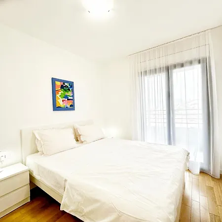 S'akvarel 1 - Private Garage 公寓