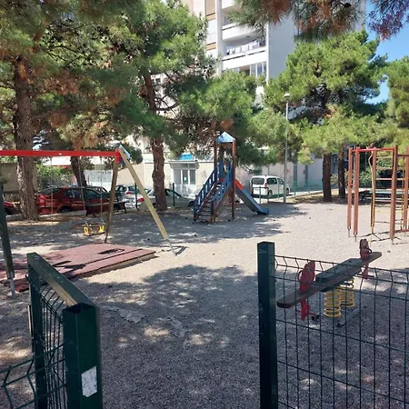 S'akvarel 1 - Private Garage 公寓