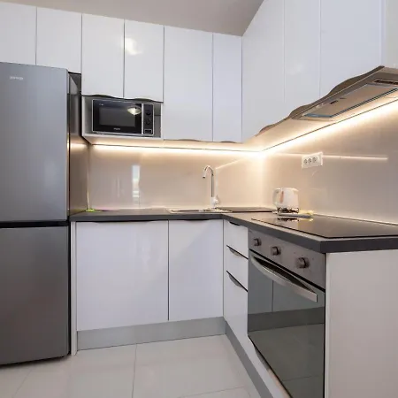 S'akvarel 1 - Private Garage 公寓