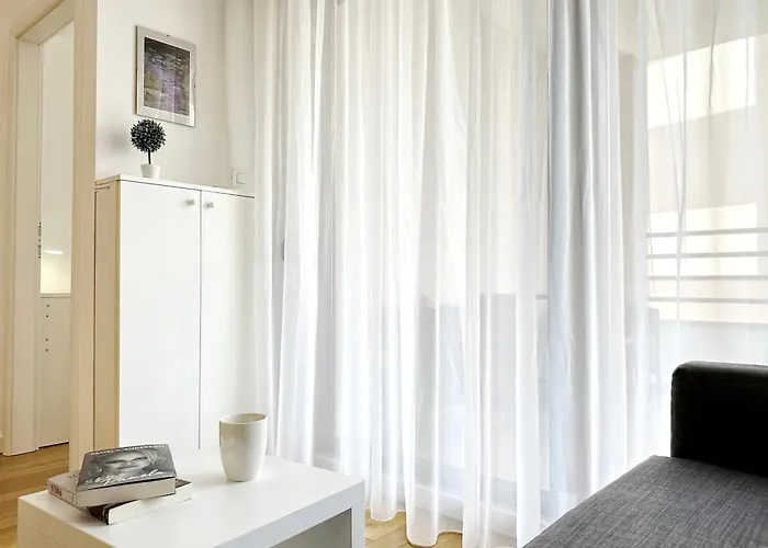 S'akvarel 1 - Private Garage Apartman *