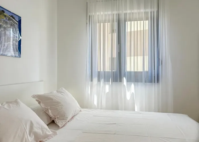 S'akvarel 1 - Private Garage Apartman *