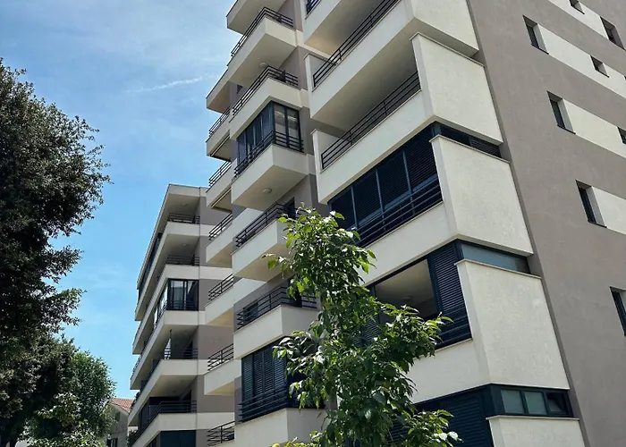 S'akvarel 1 - Private Garage Apartman