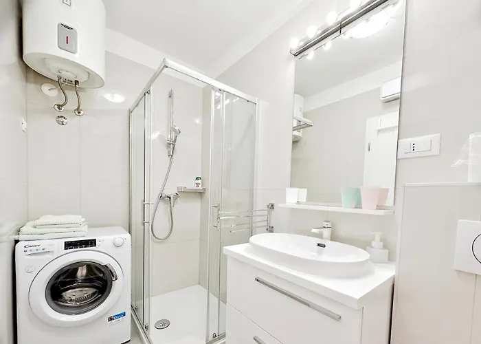 S'akvarel 1 - Private Garage Apartman Split