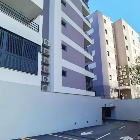 S'akvarel 1 - Private Garage *